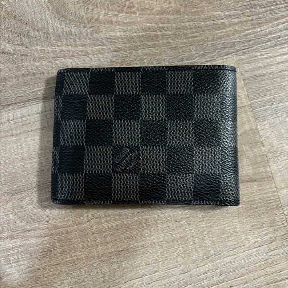 Louis Vuitton Damier Wallet - Picture 1 of 4